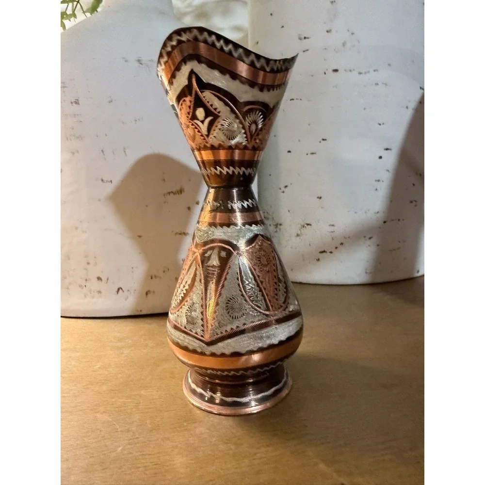 Vintage‎ Copper Vase Etched Floral Pattern Small Decorative Accent Handcrafted